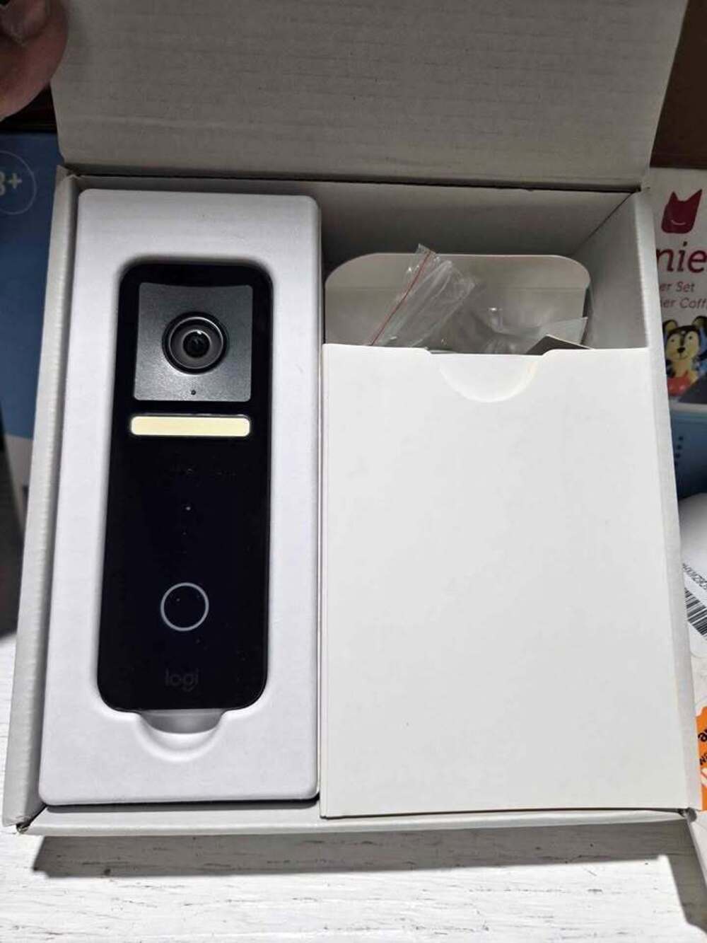 Logitech Circle View Apple HomeKit- Enabled Wired Doorbell with Logitech TrueVie
